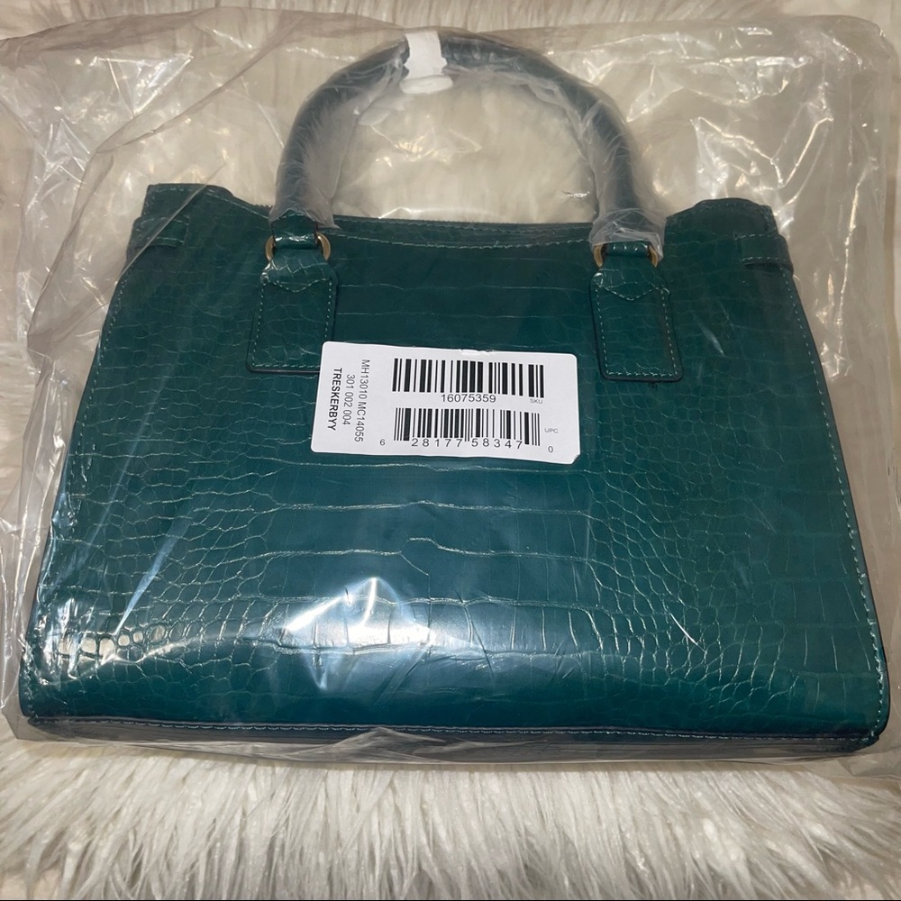 ALDO GREEN CROC PURSE 🐊